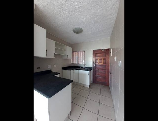 1 BEDROOM APARTMENT FOR SALE IN MARGATE BEACH